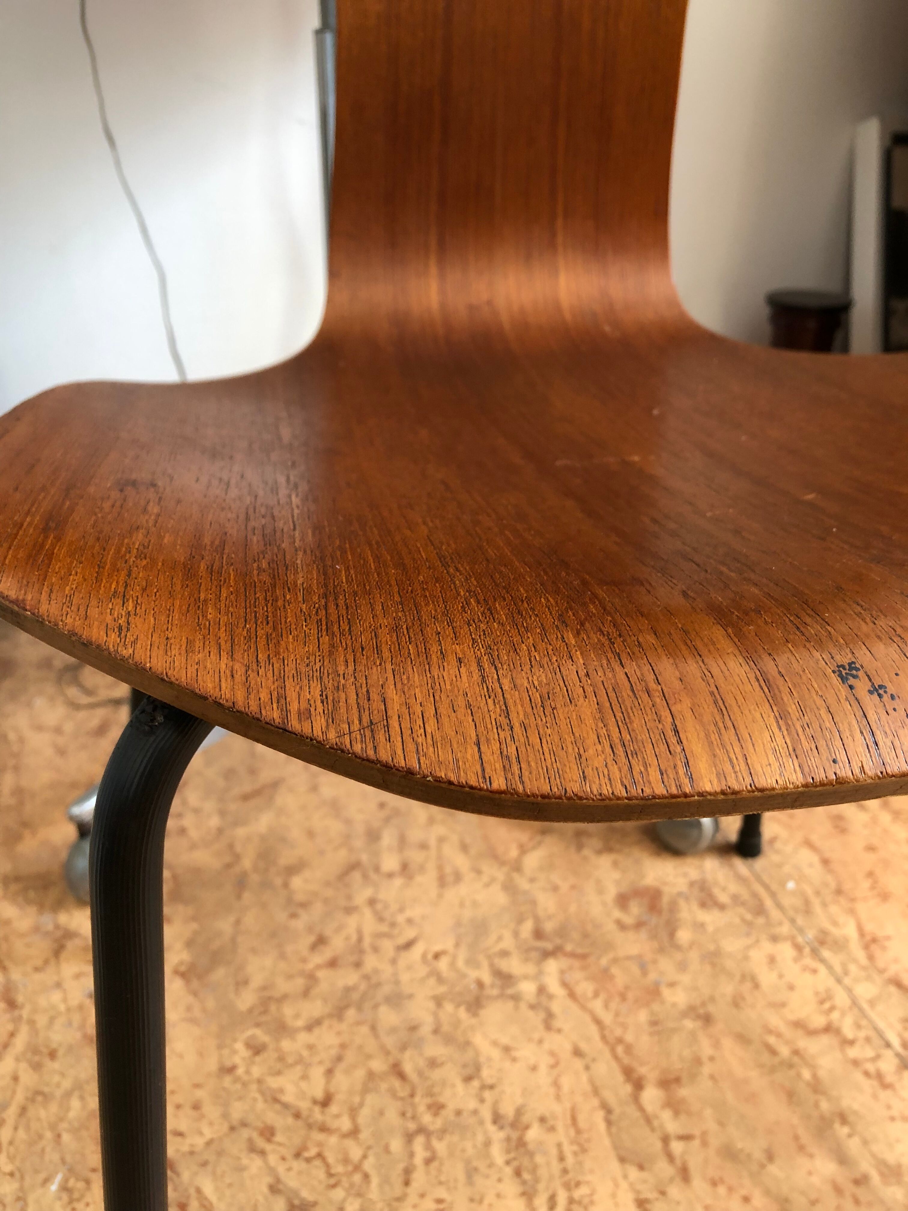 Hammer Chair 3103 by Arne Jocobsen , Fritz Hansen