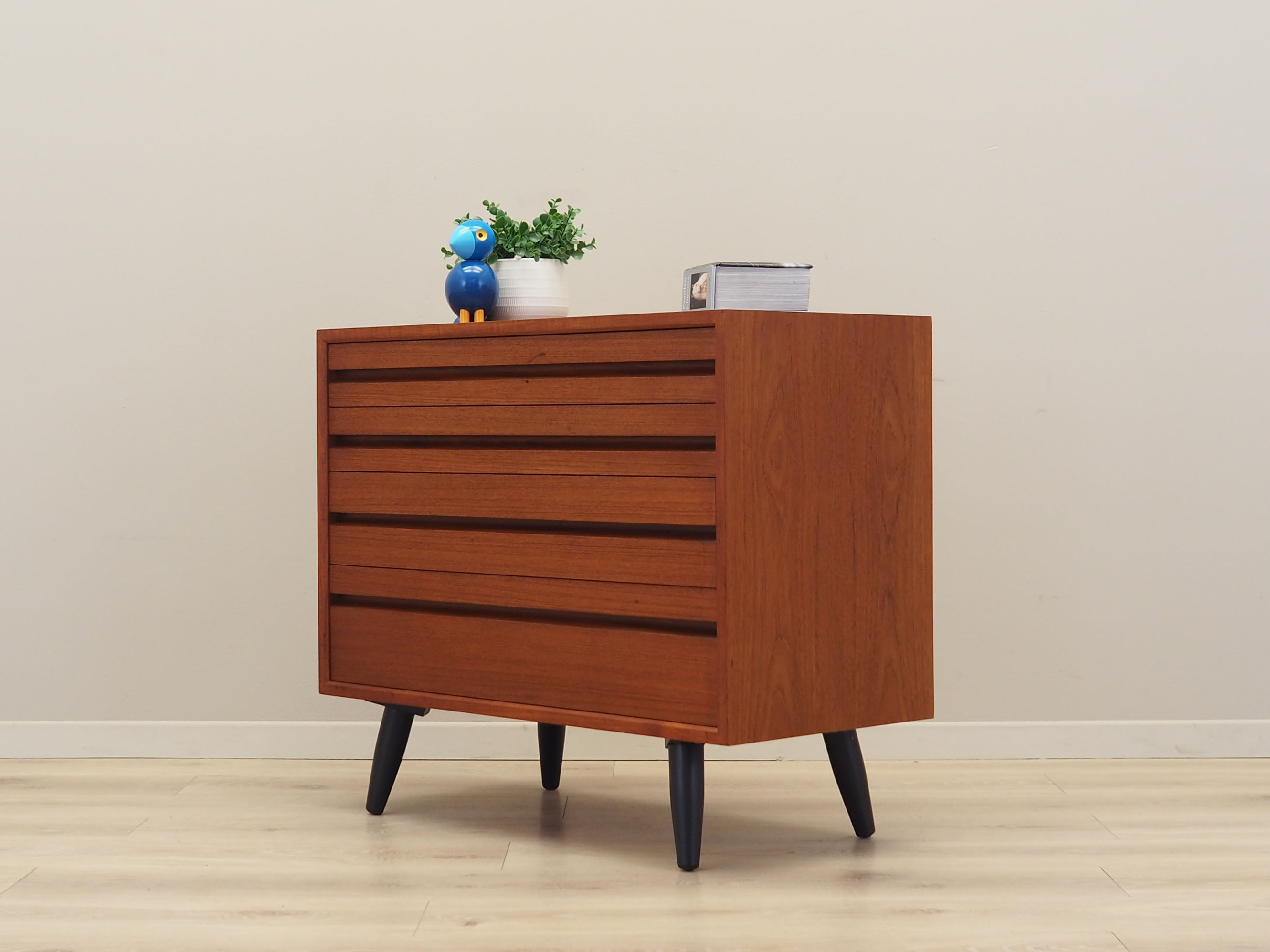 Commode en teck, design danois, années 1970, production: Danemark