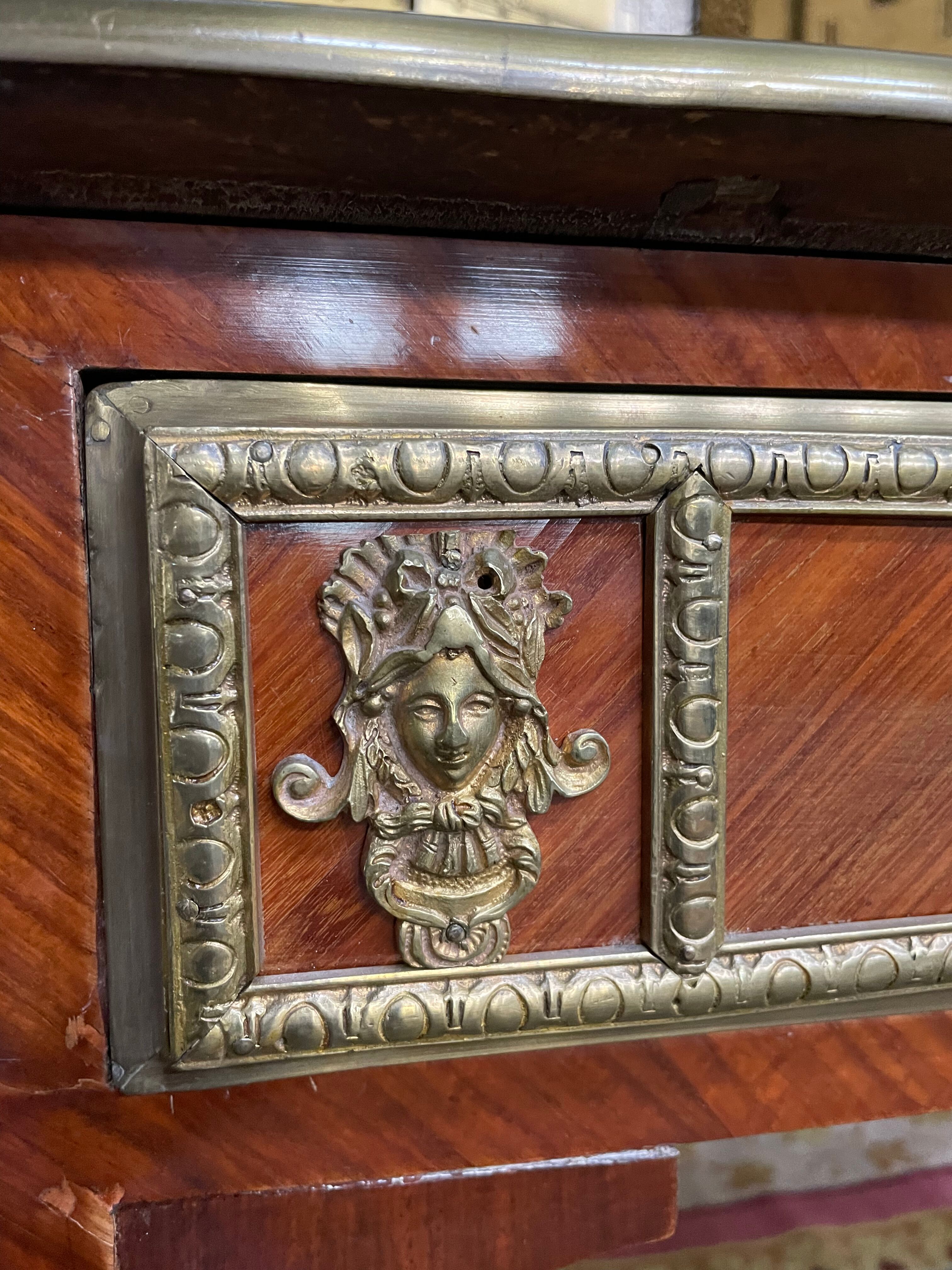 Bureau Louis XV Transition en marqueterie
