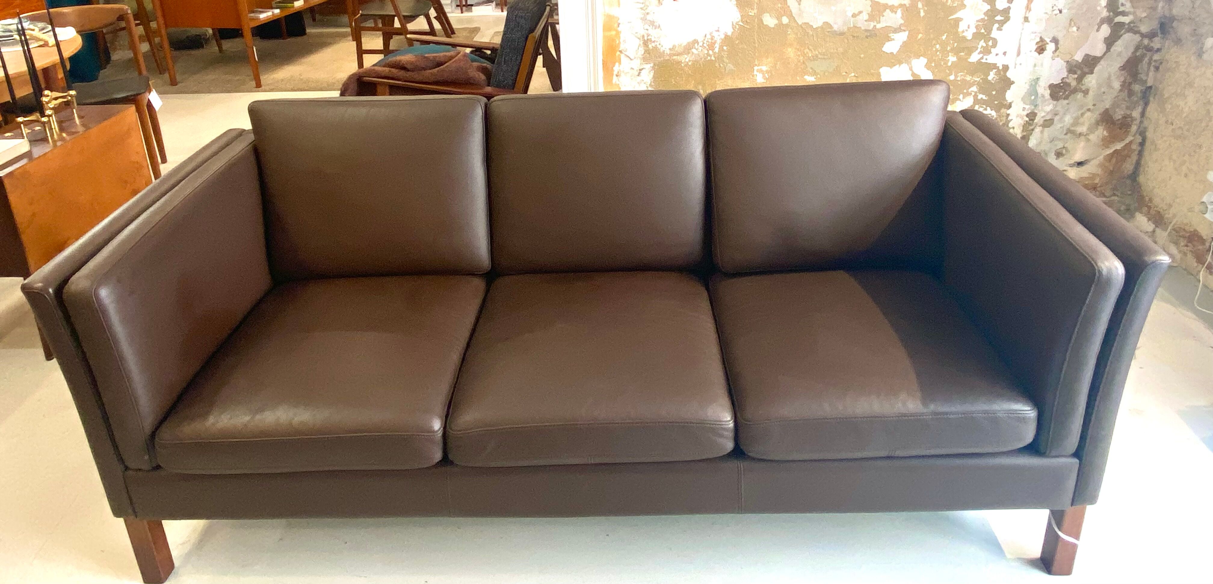 Danish leather sofa 3 places