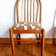 Trois chaises style vintage pin et tissu