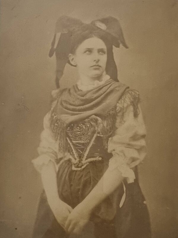 Adolphe Braun  L’Alsacienne grand tirage albuminé encadré, fin XIXe siècle