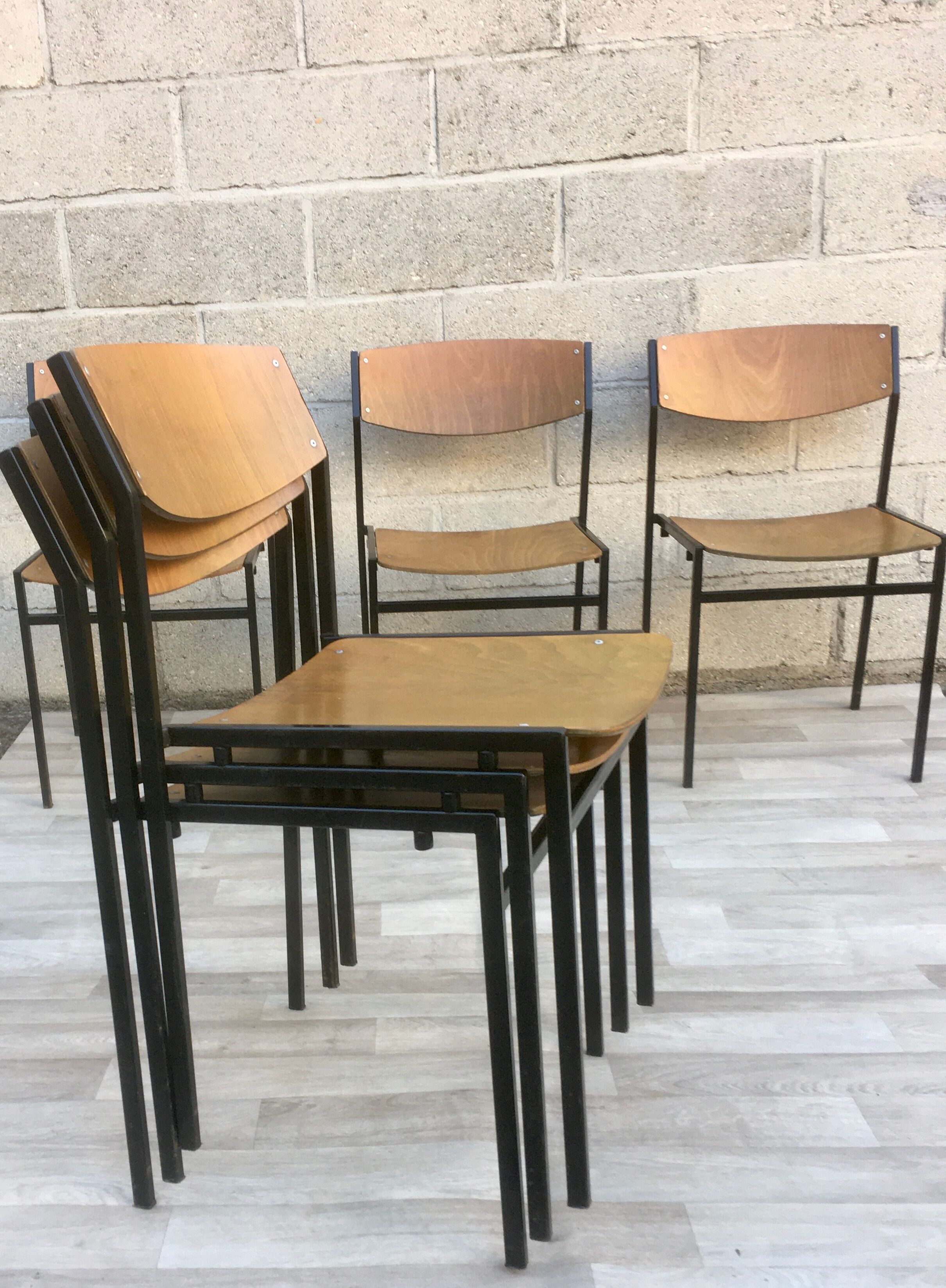 ♻️ Set of 6 chairs designed by designer Gijs van der sluis.