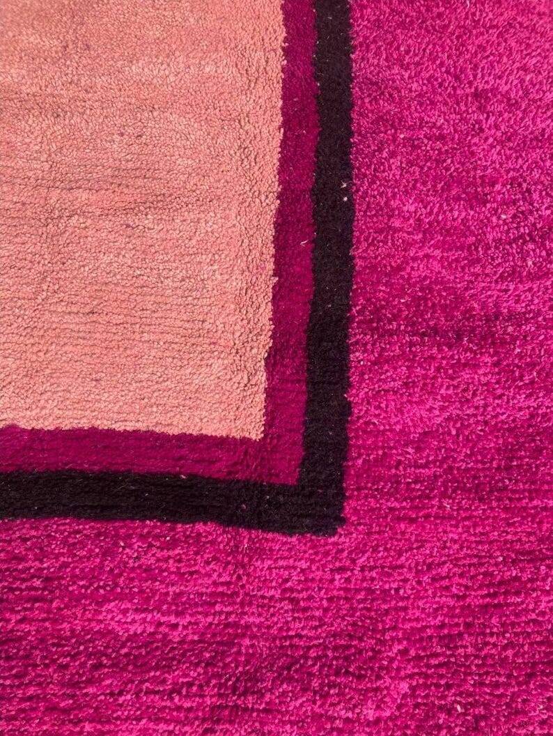 Handmade Moroccan Boujaad rug in pink, 150/250cm.