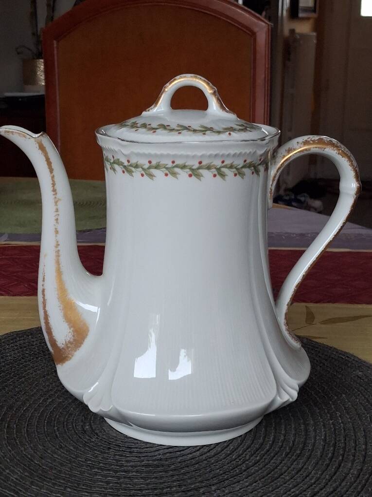 Old coffee pot / teapot in Limoges porcelain