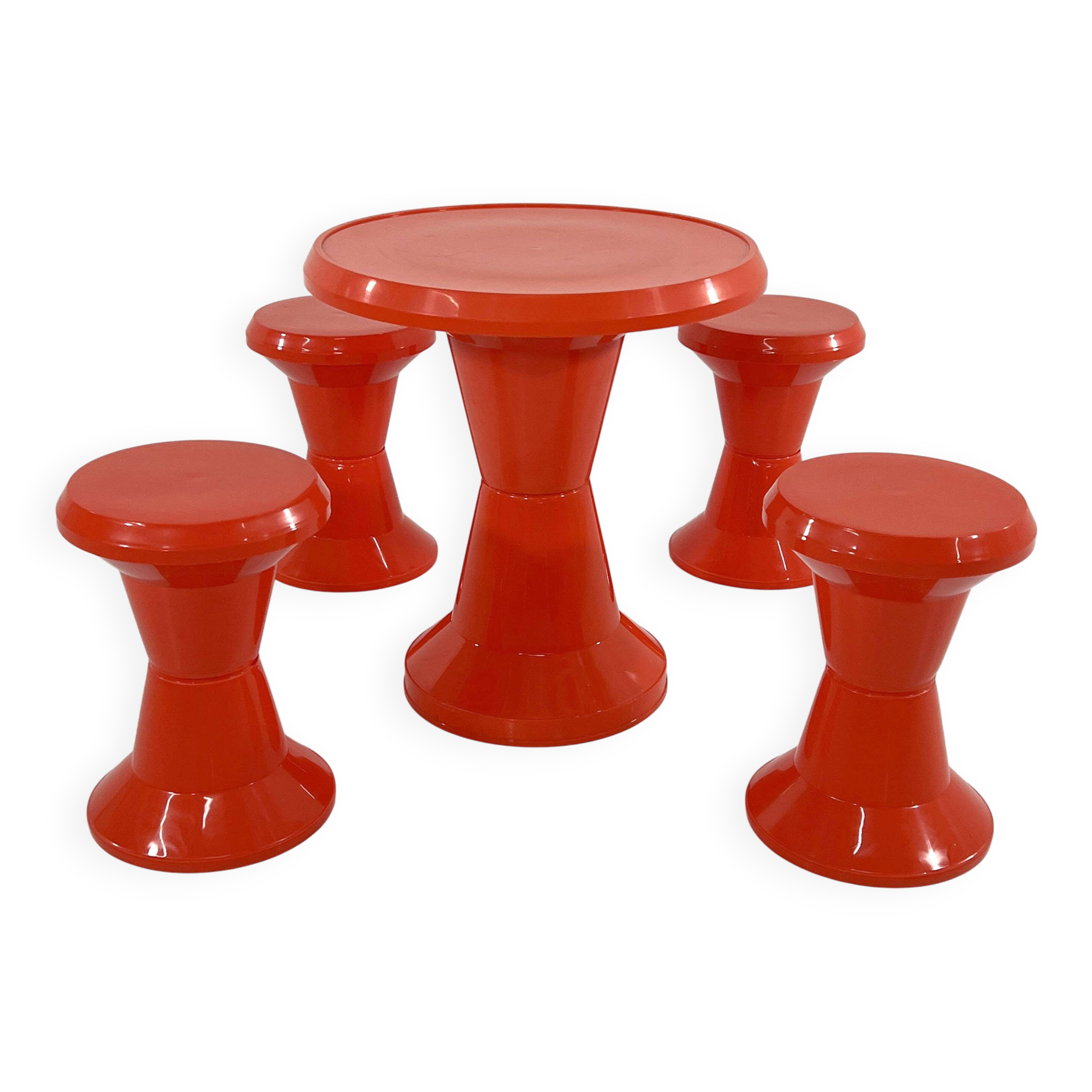 Set of 4 stools and a table model Taormina by Giganplast, 1970.