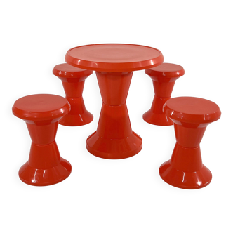 Set of 4 stools and a table model Taormina by Giganplast, 1970.