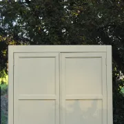 Parisian wardrobe in Clay Green wood – 2 moulded doors – H188 cm