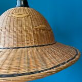 Braided wicker suspension