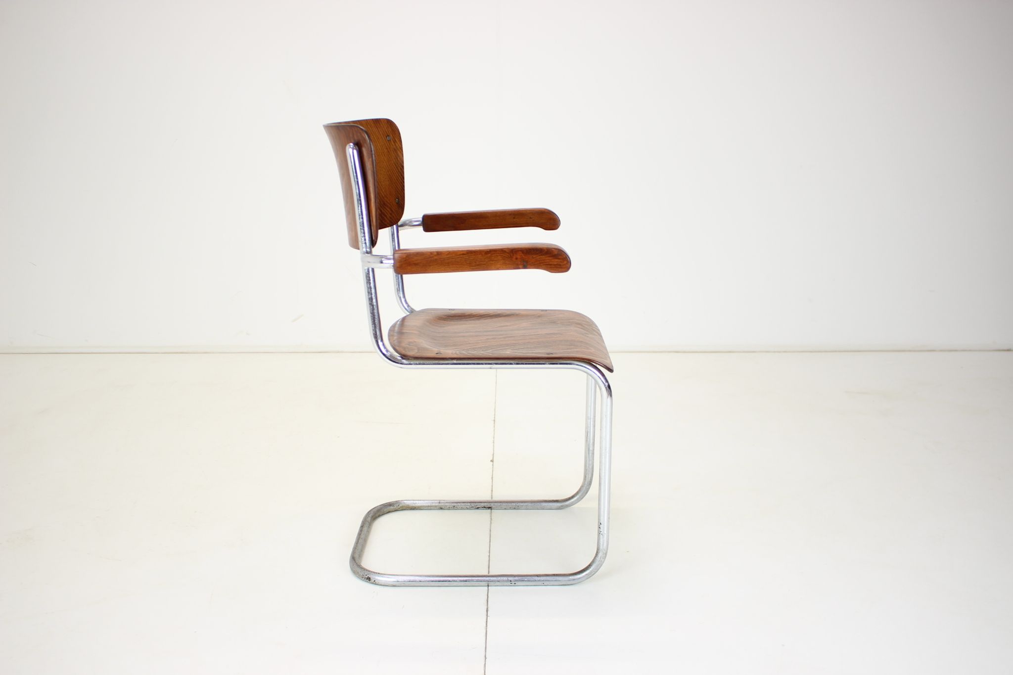 Chaise Bauhaus chrome restaurée par Rudolf Vichr Prag années 1930