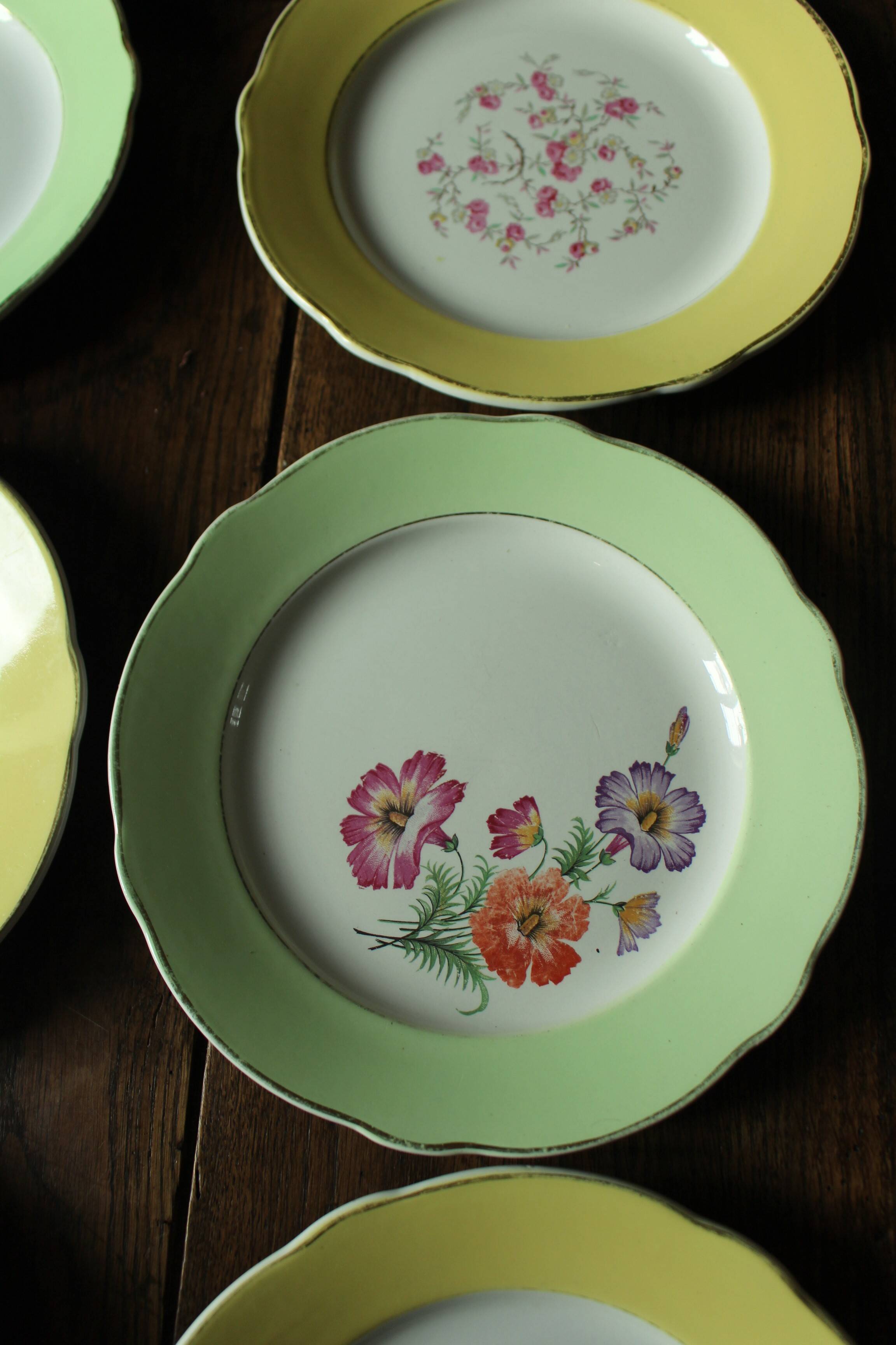 Lot 6 flat plates Flowers Yellow Green Lunéville mismatched