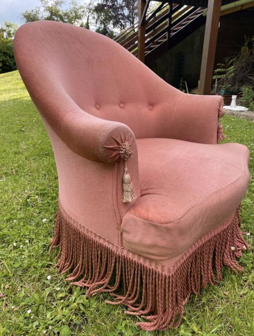 Pink toad armchair