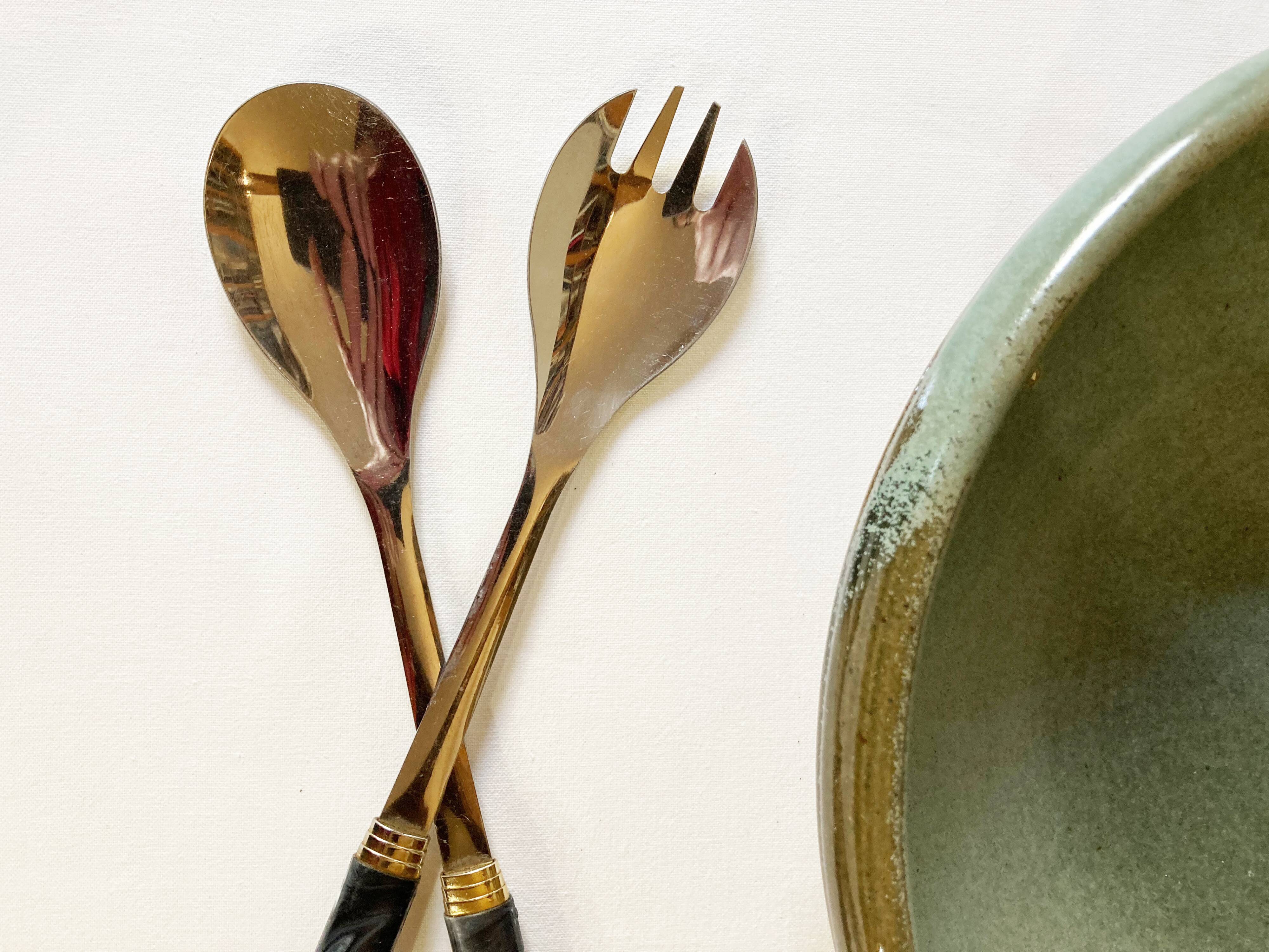 Stainless steel and bakelite serving cutlery, Guy Degrenne