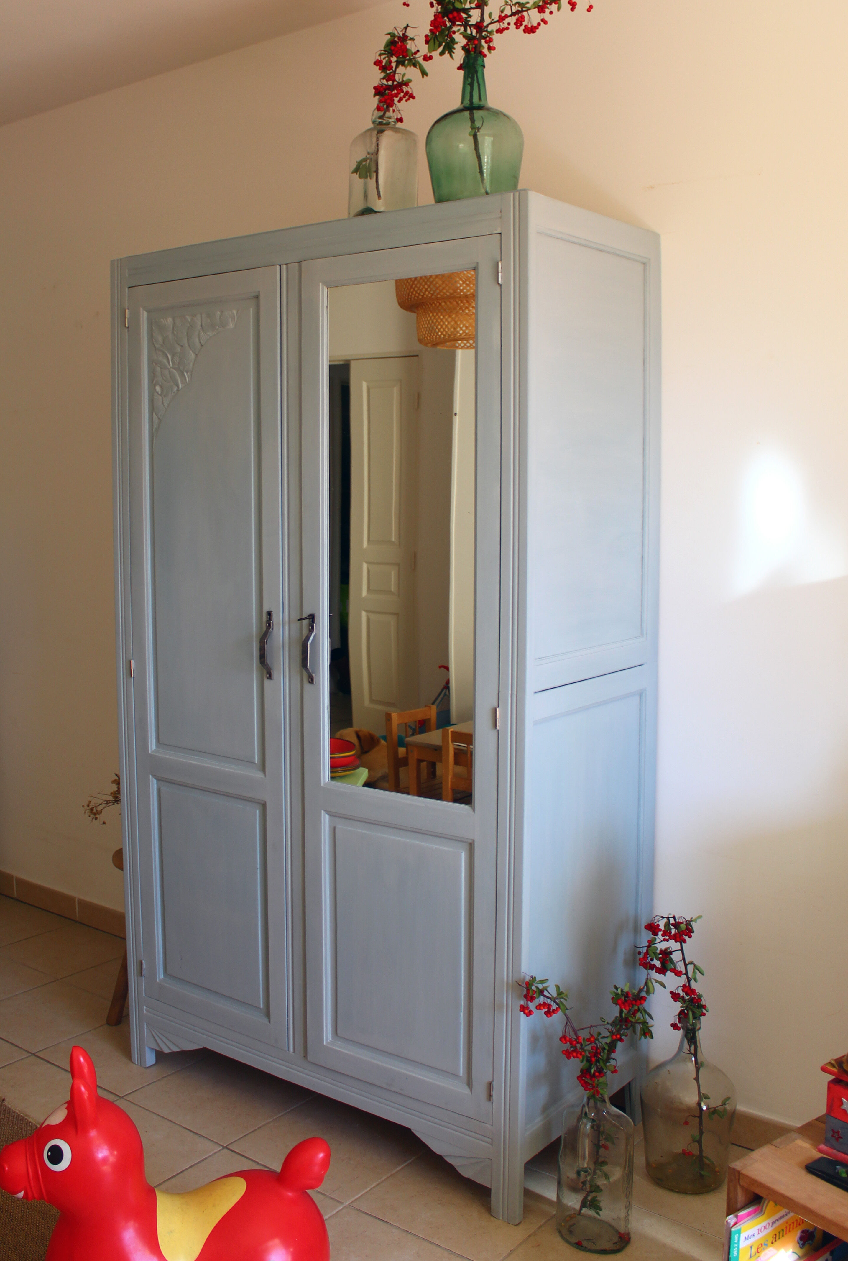 Parisian wardrobe year 60