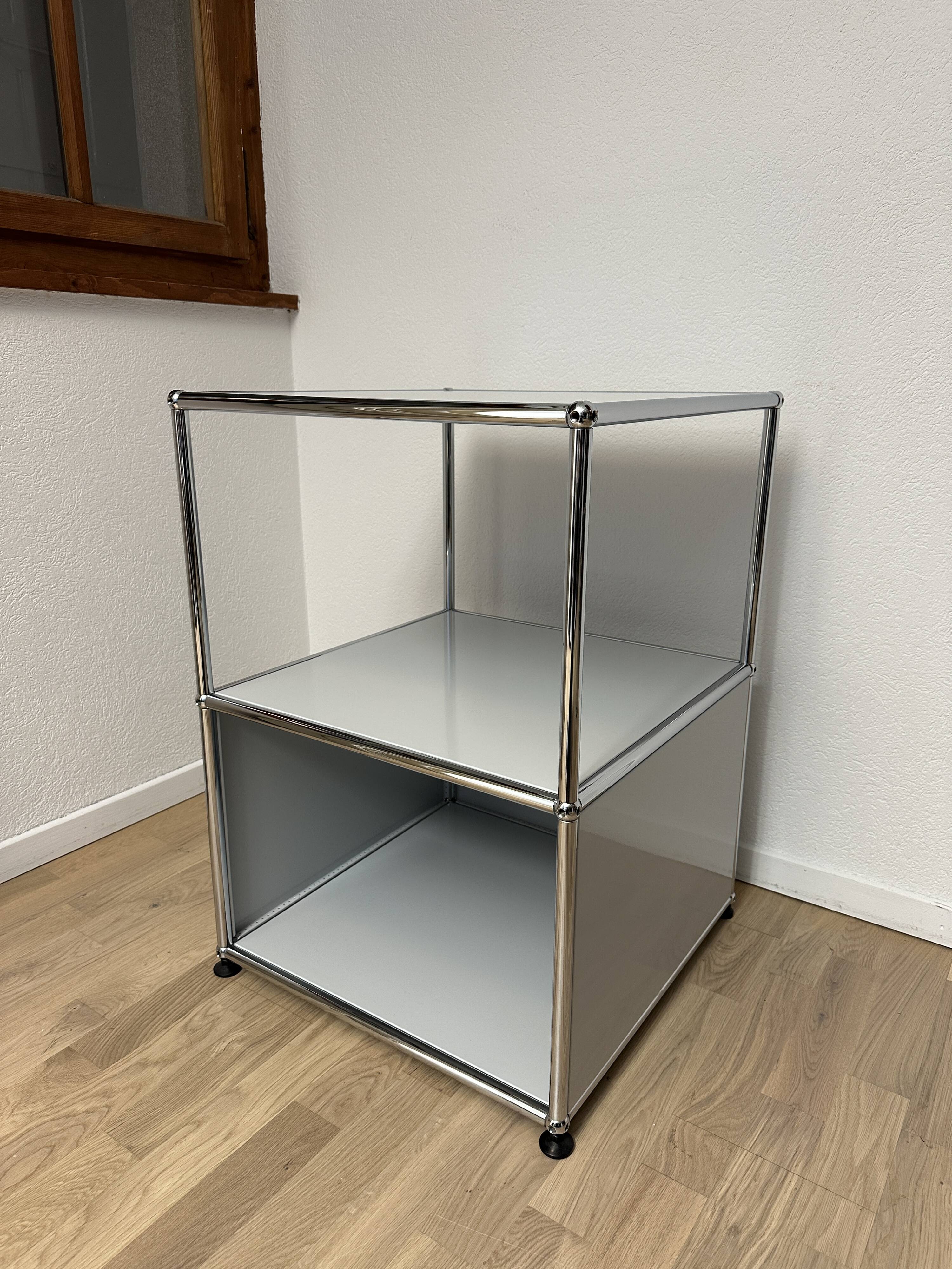 USM Haller shelf in light grey