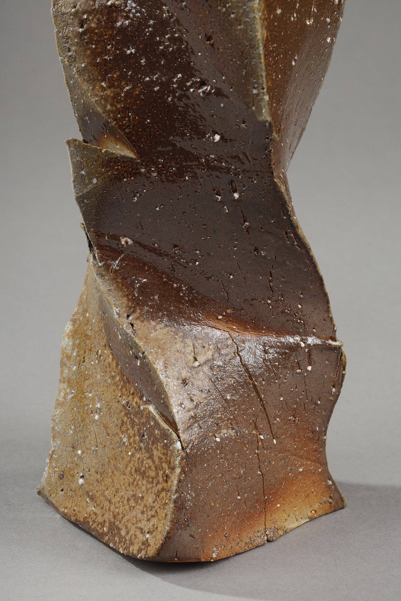 Soliflore Bizen pottery sculpture from Mori Taiga, Japan