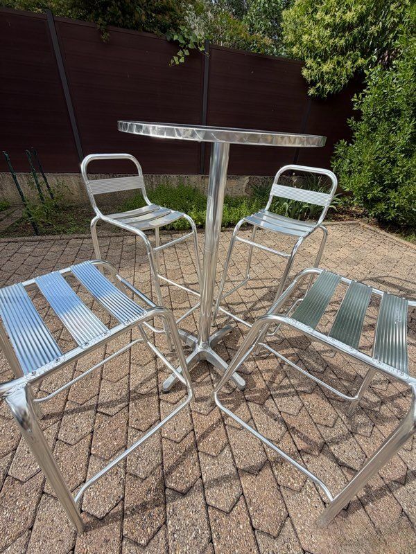 Table et 4 chaises rétro