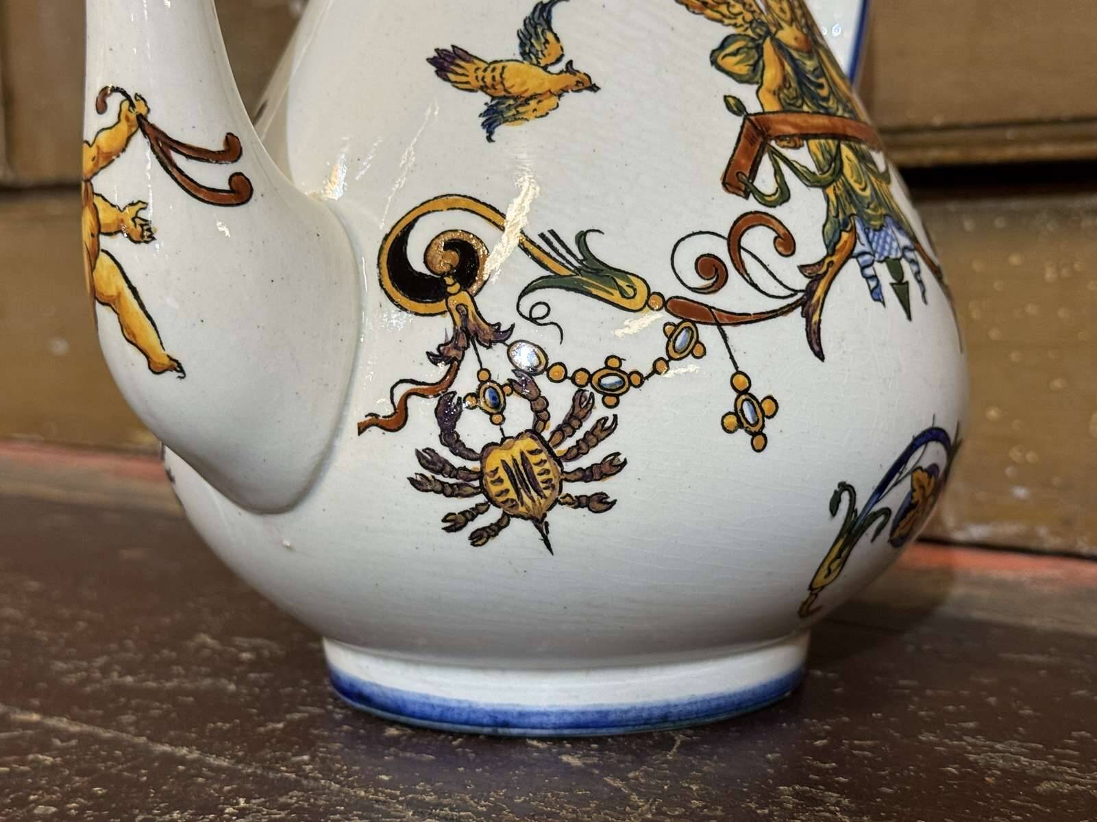 Faience vase from Gien, Renaissance decoration, late 19th century.