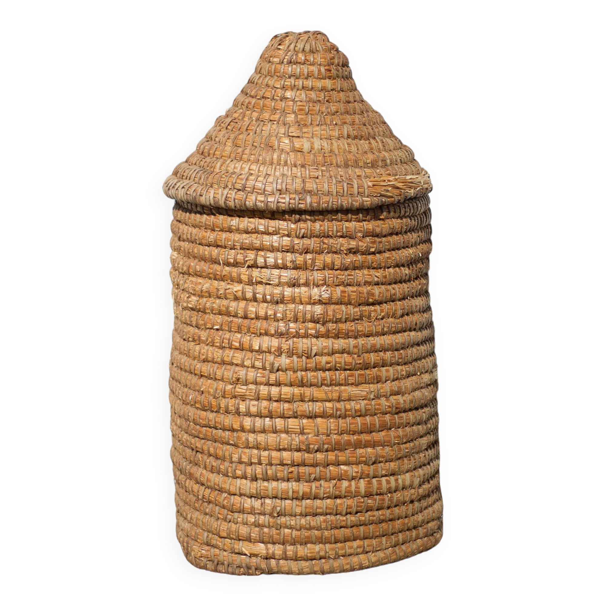 Old basket, burgundy straw and bramble, woven basket with lid, pantry