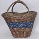 Panier vintage osier tressé bande bleue
