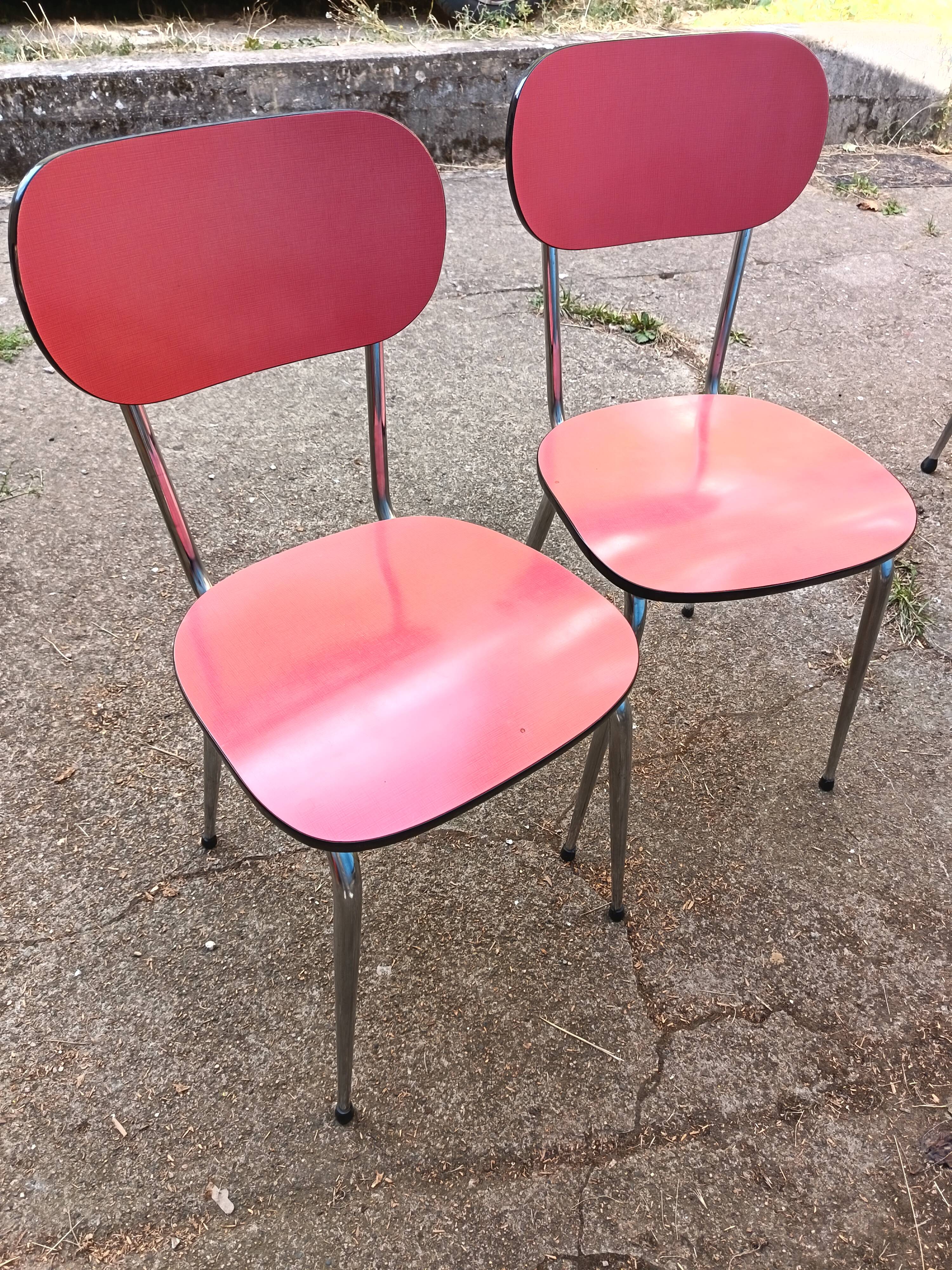 2 chaises en formica rouge années 70