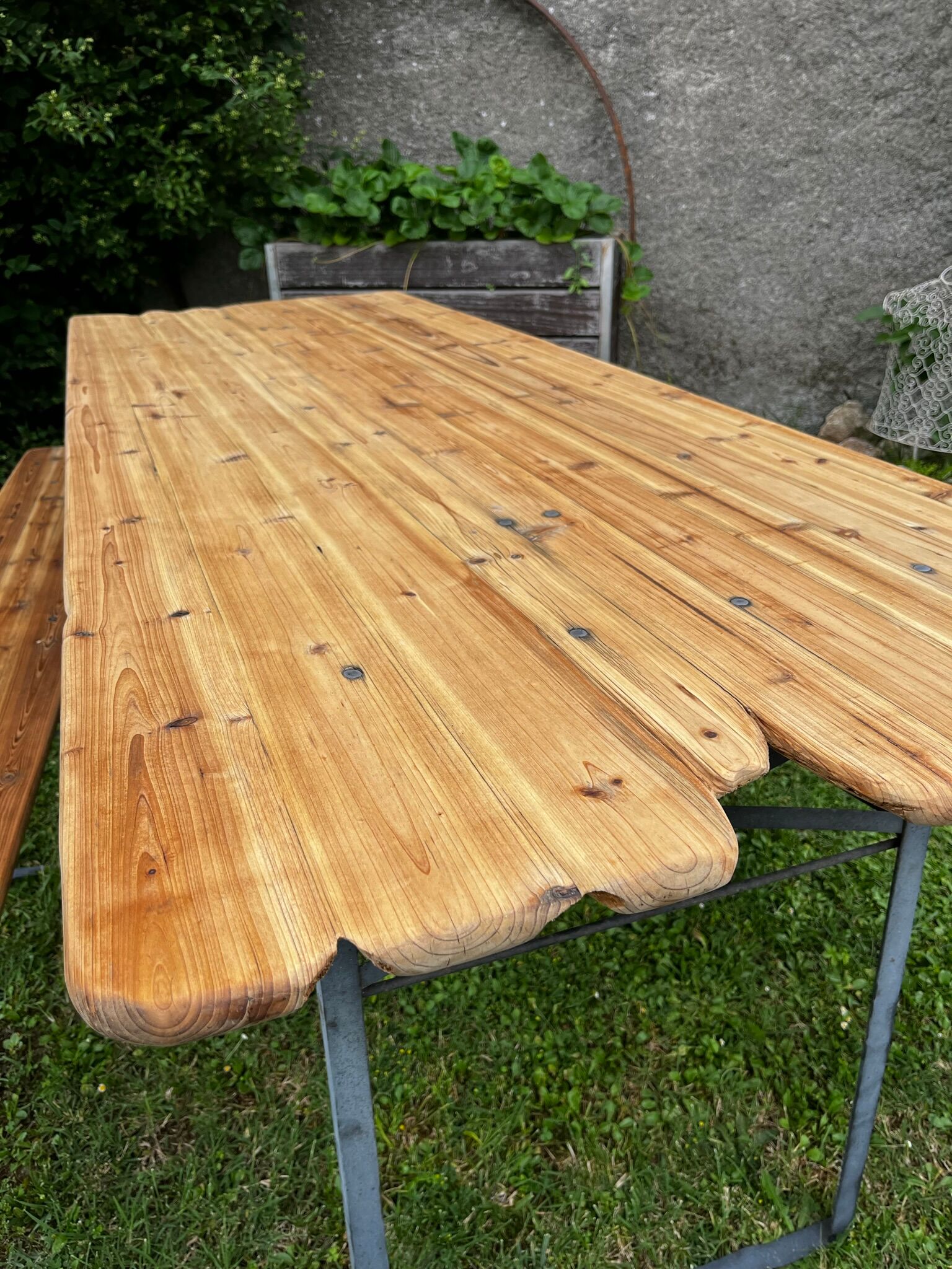 Guinguette table and benches