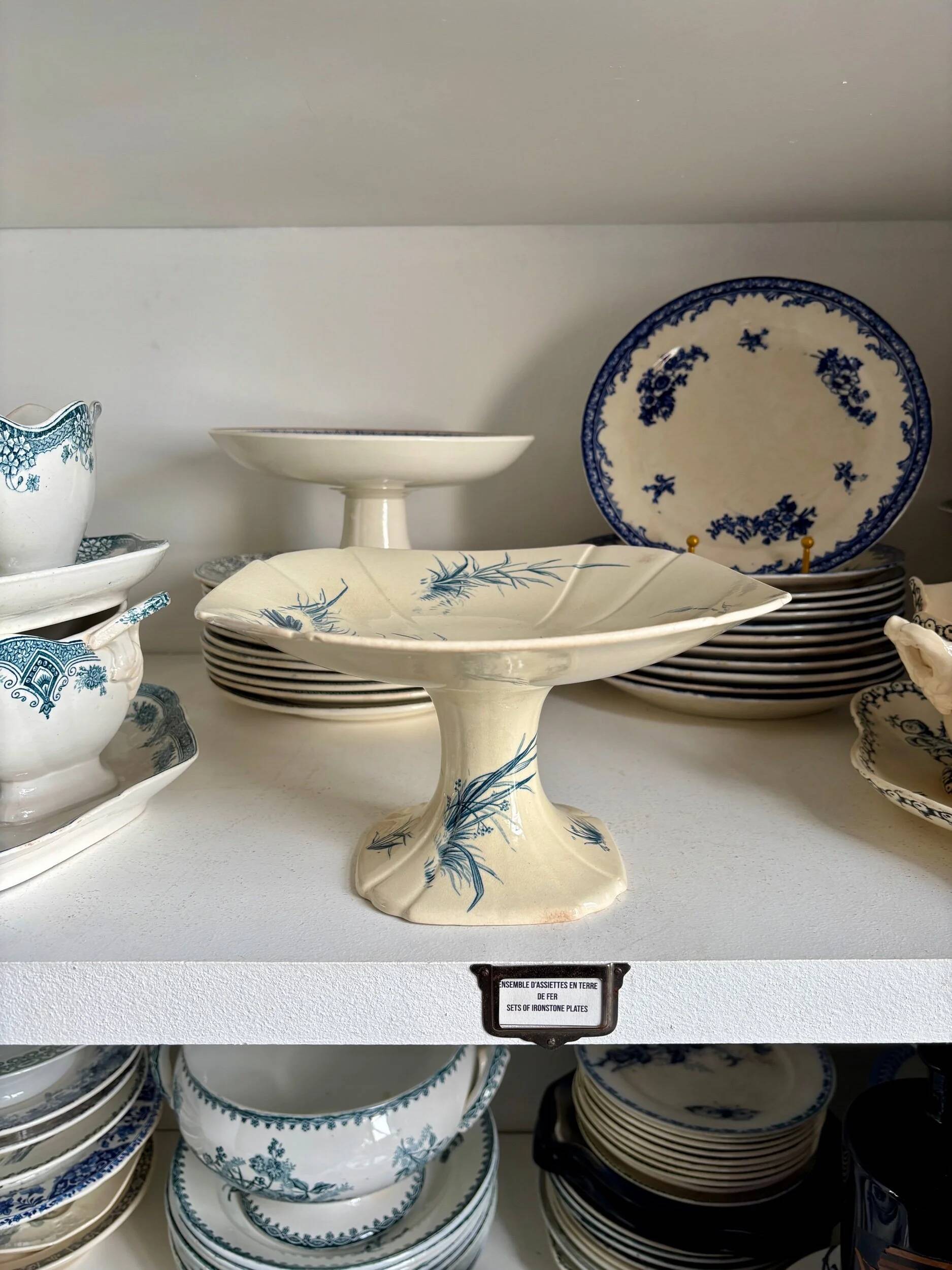 Large compote dish Gien in blue ironstone, "Birds" service around 1870.