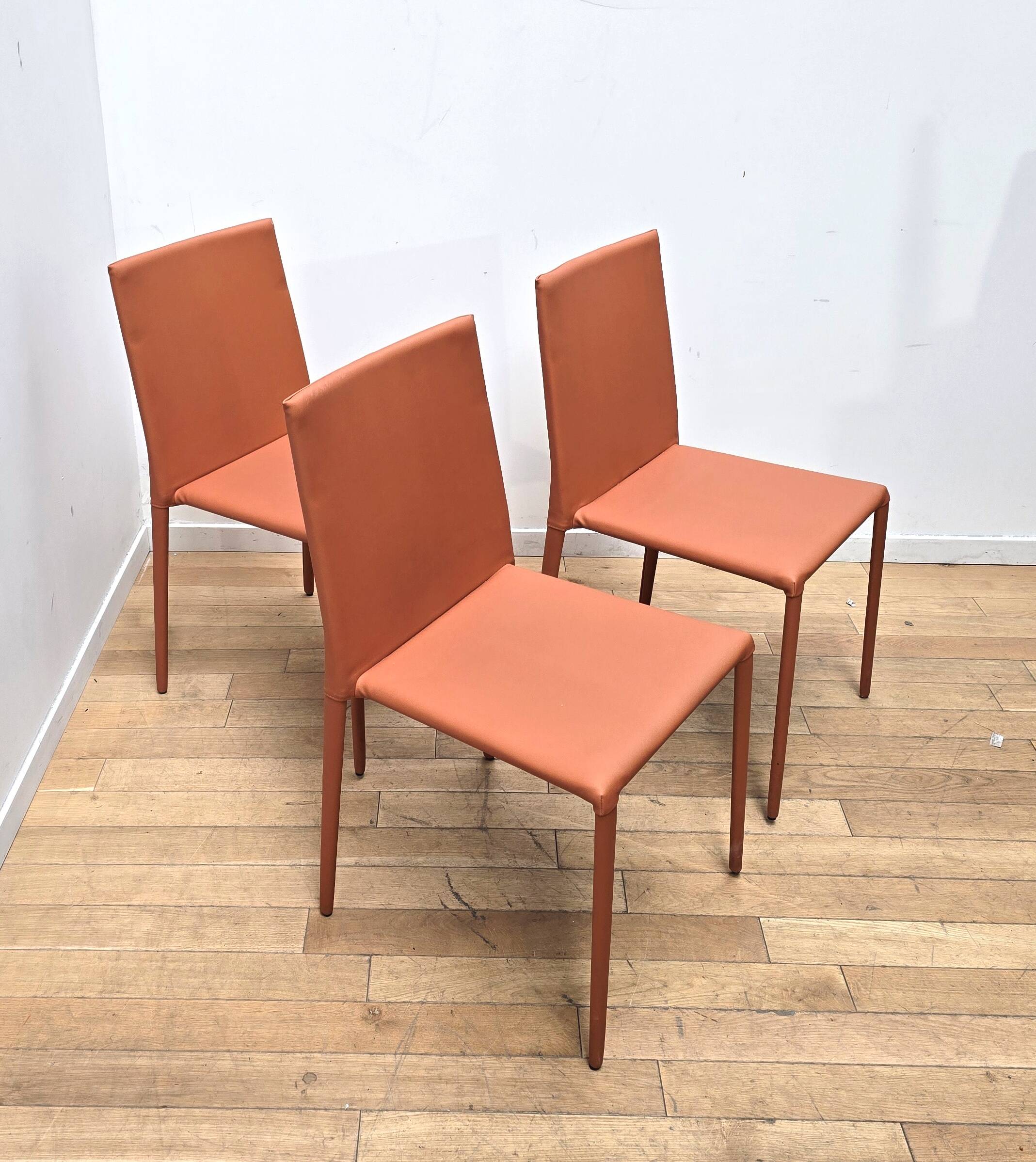 Suite de 3 chaises Norma, Arper