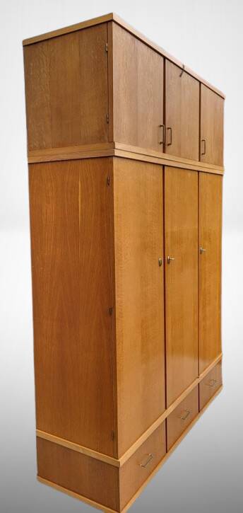 Modular dressing room 1950 in 3 parts