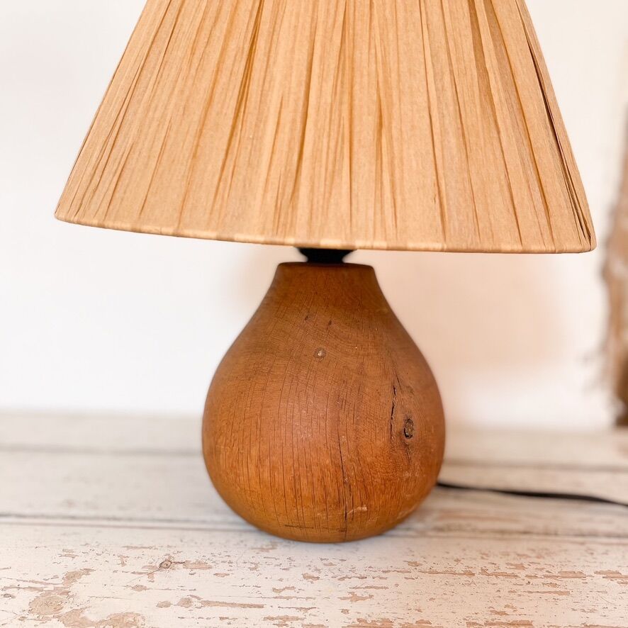 Wooden and raffia lamp