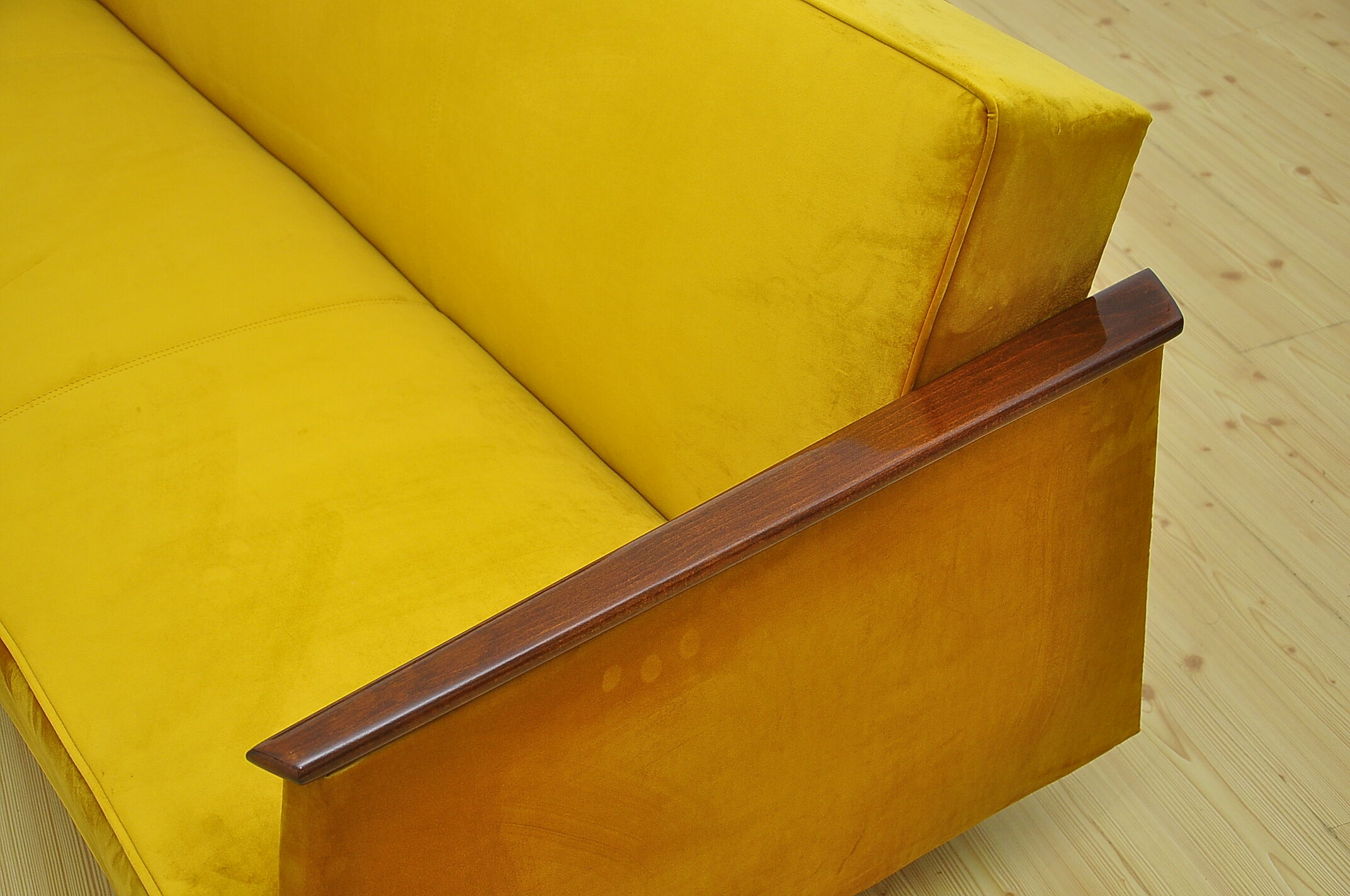Mid-century yellow velvet sofa daybed, 1960s