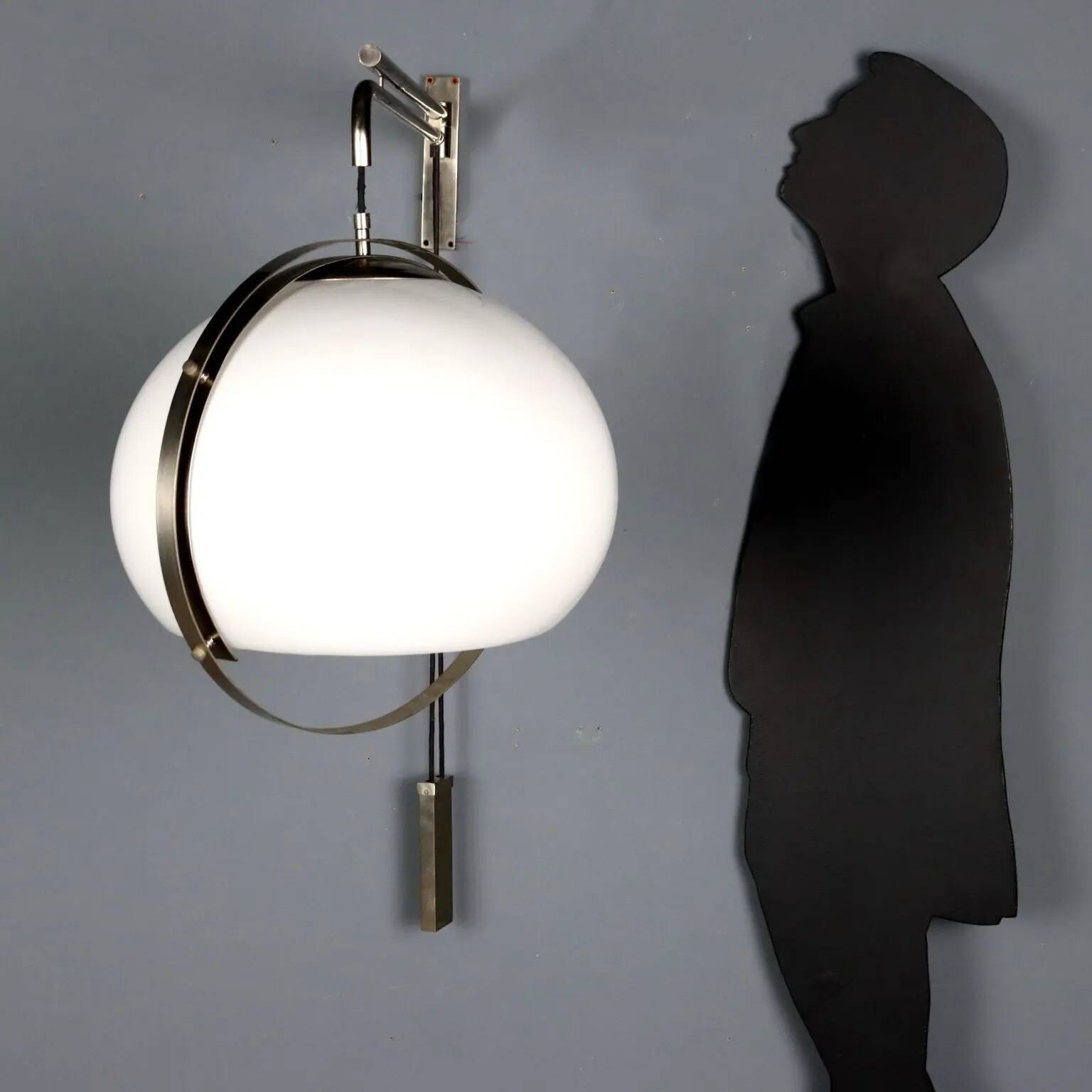 Vintage Space Age wall lamp in methacrylate and metal, 1970s design.