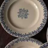 Un lot de 6 petites assiettes Terre de Fer bleu Clairefontaine Grec