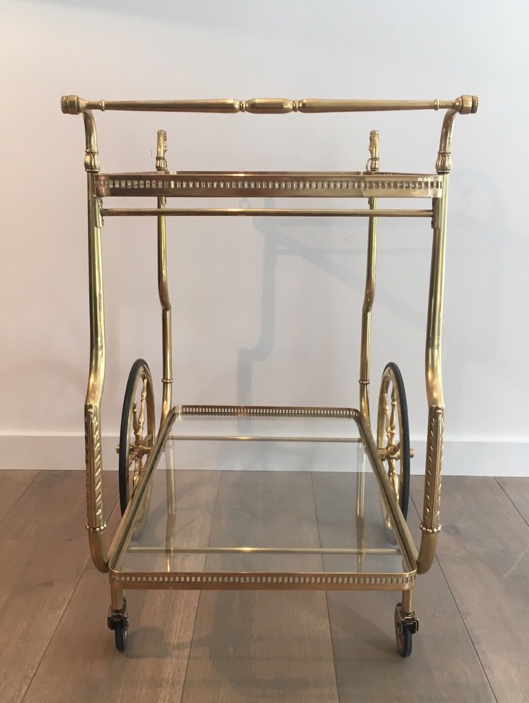 Neo-classical table in gilded metal and glass