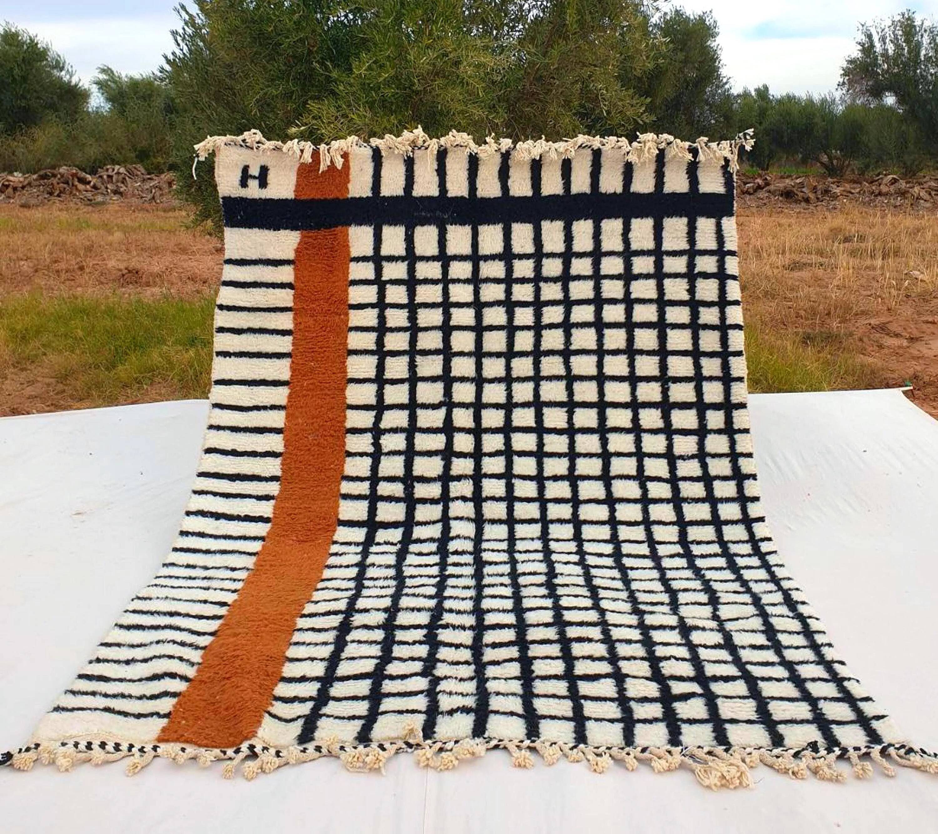 Unique Moroccan rug made of natural wool, 3x2 m.