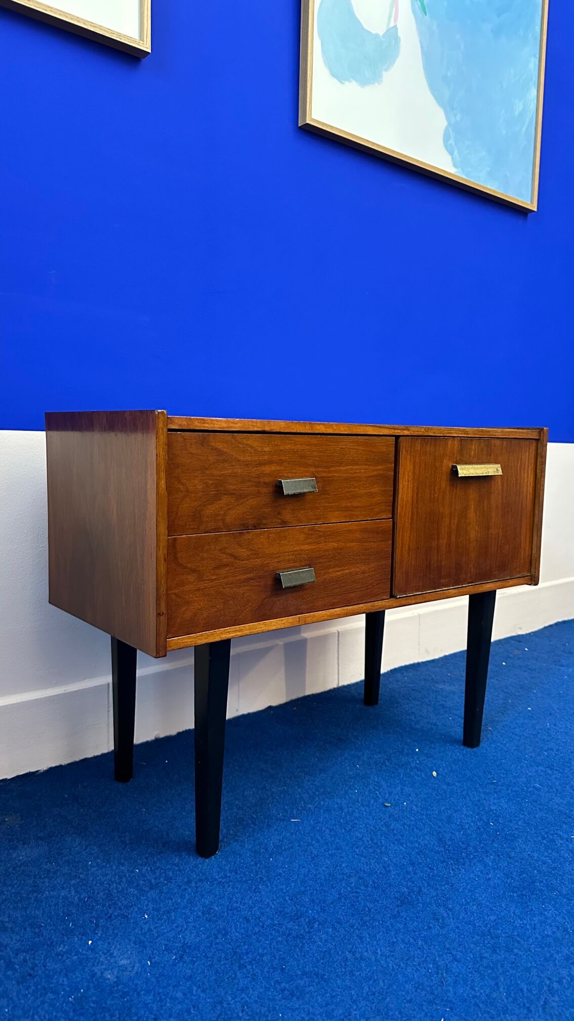 Mini enfilade of the years feet compass of the 60s