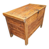 Old blanket chest / storage trunk / pine wood