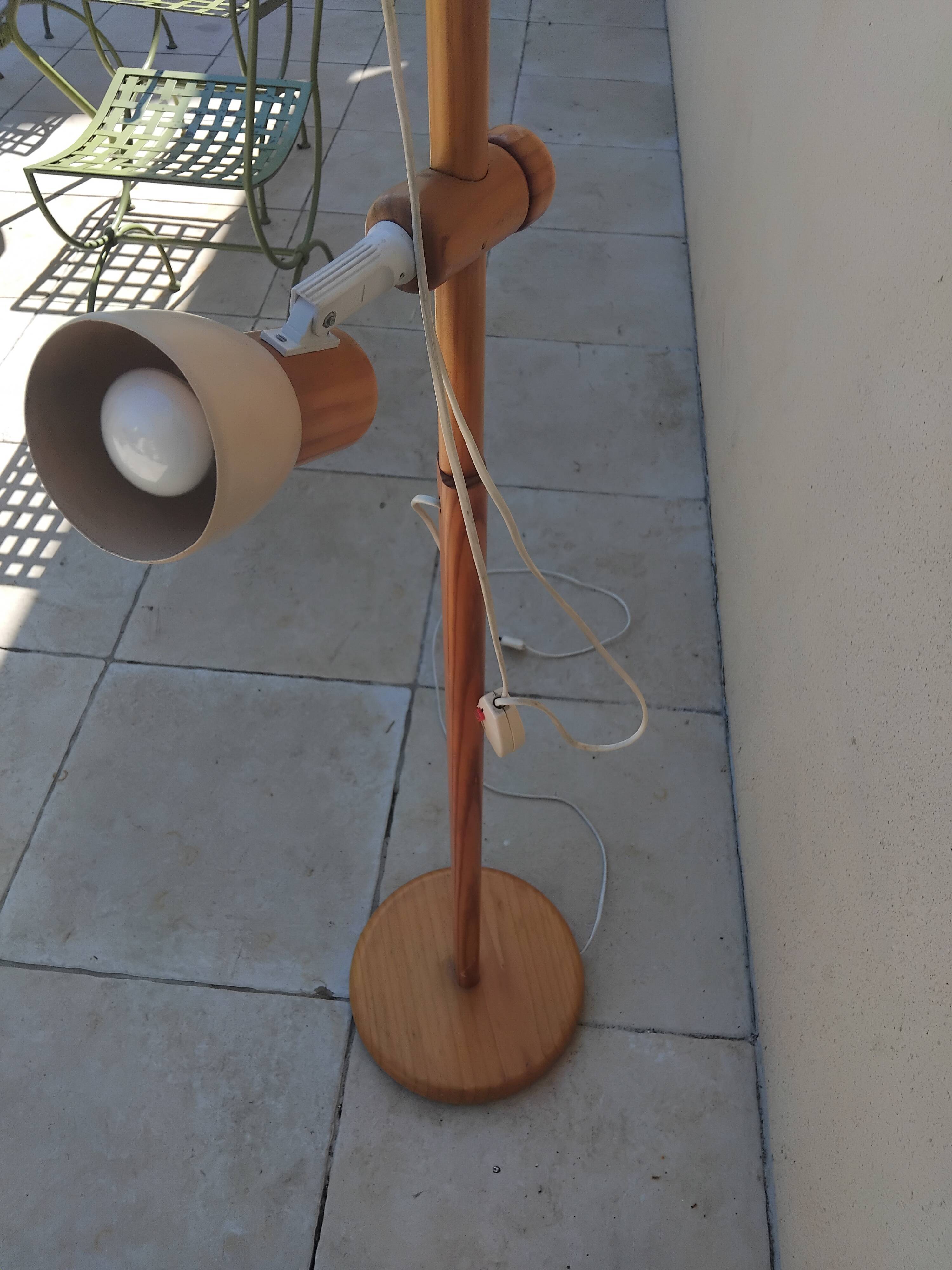 Vintage Mid-Century floor lamp from the 1970s.