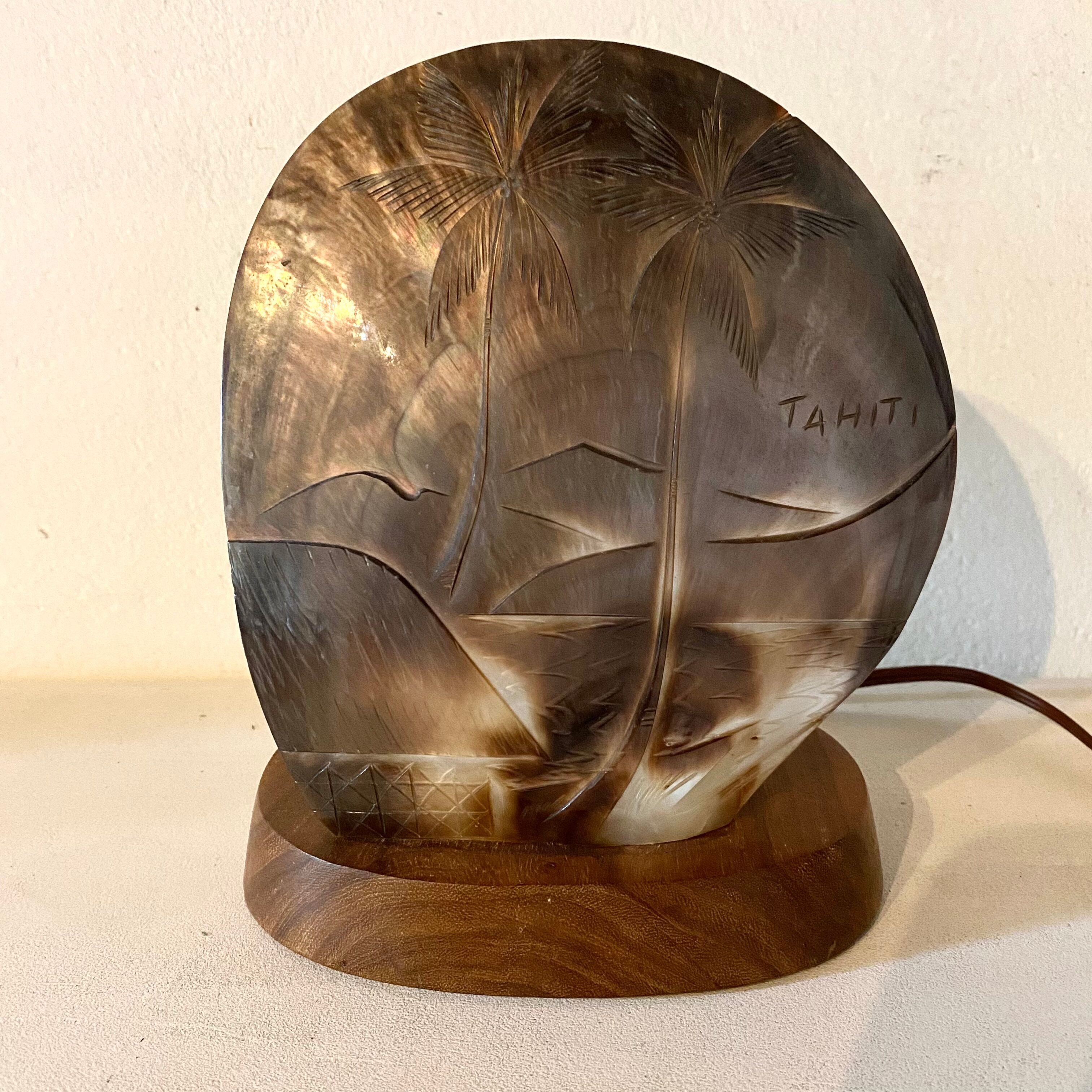 Vintage shell lamp Tahiti
