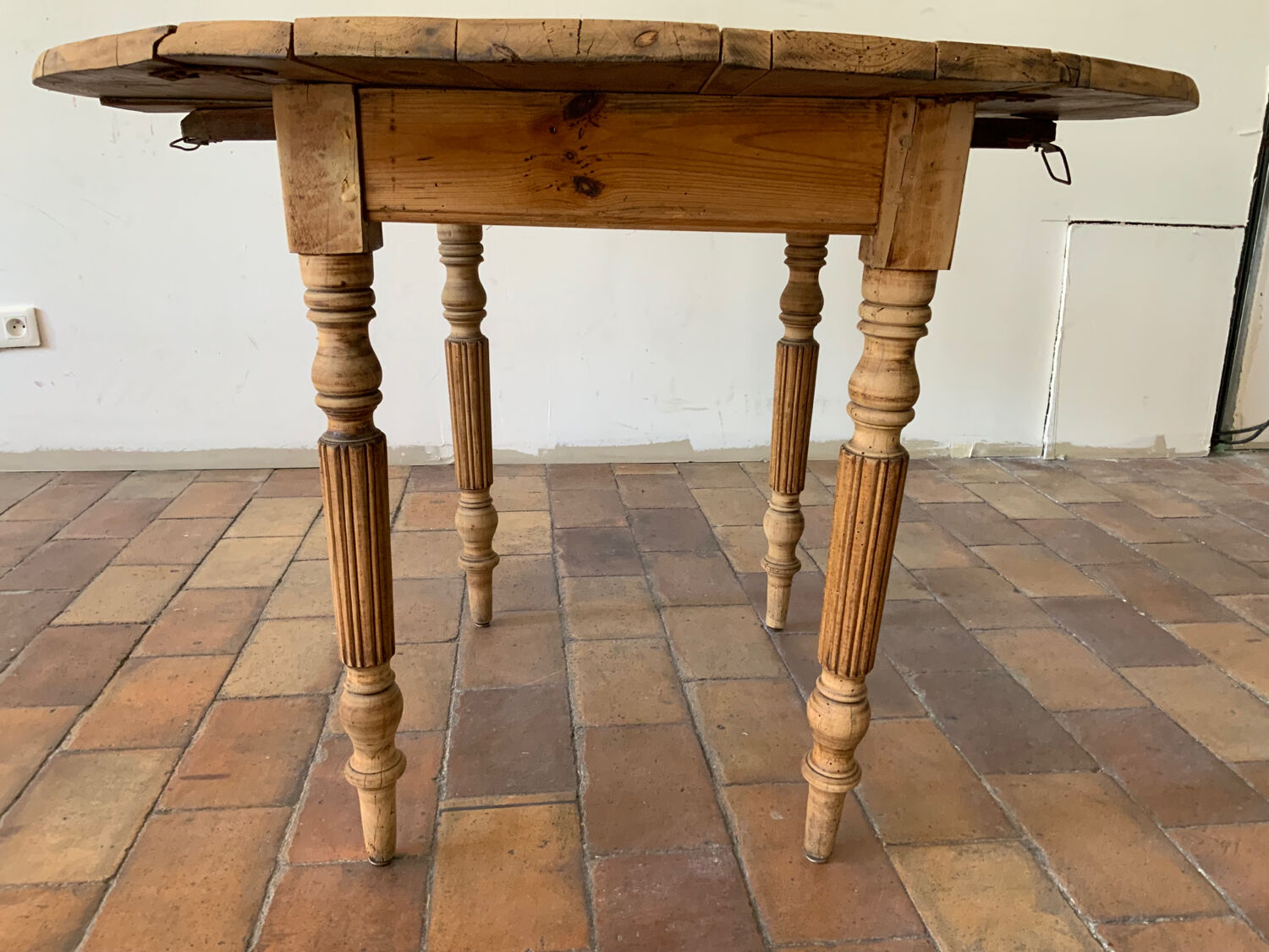 Table Louis Philippe