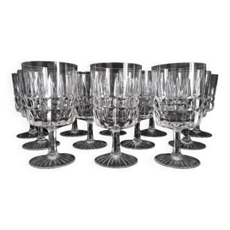 12 St. Louis (Mod. Manhattan) or Baccarat (Mod. Marignane) crystal wine glasses