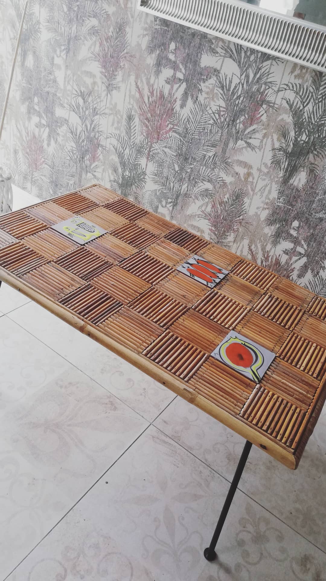 Table basse rotin et céramique années 50