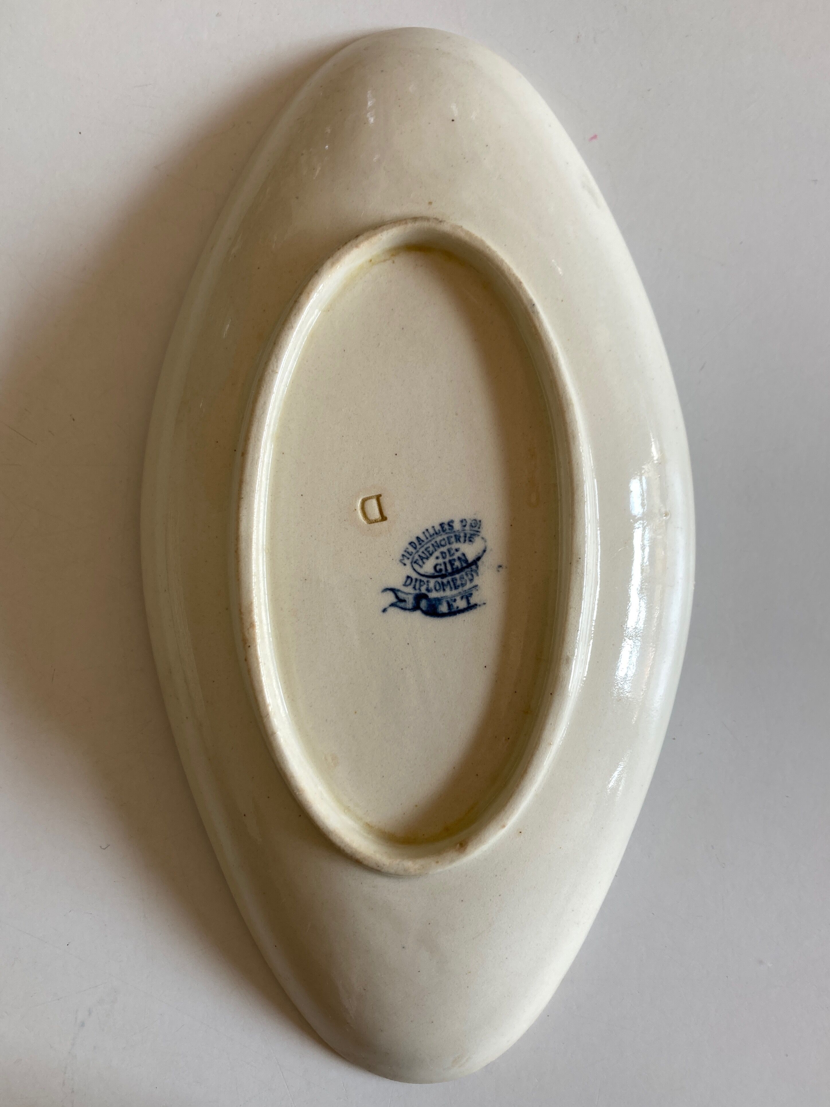 Dish raviots in Gien earthenware 19th decoration Summer blue black