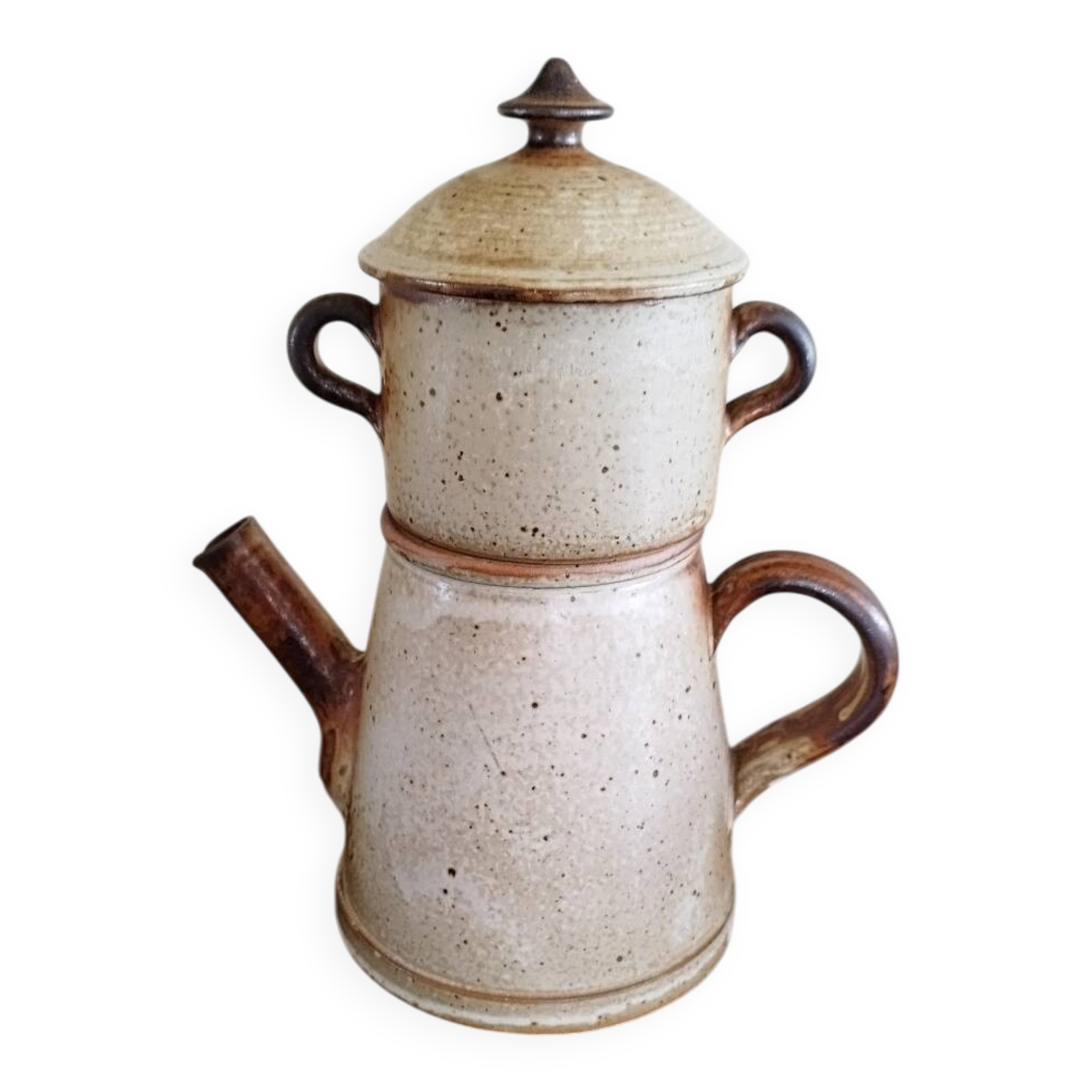 Stoneware coffee pot with filter