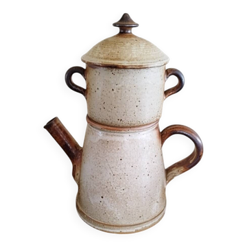 Stoneware coffee pot with filter