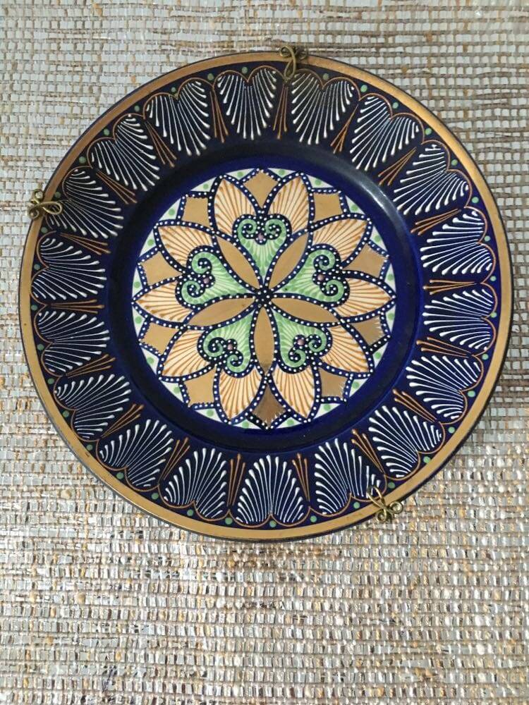 Assiette en faïence HB QUIMPER émaillée perlée dorée