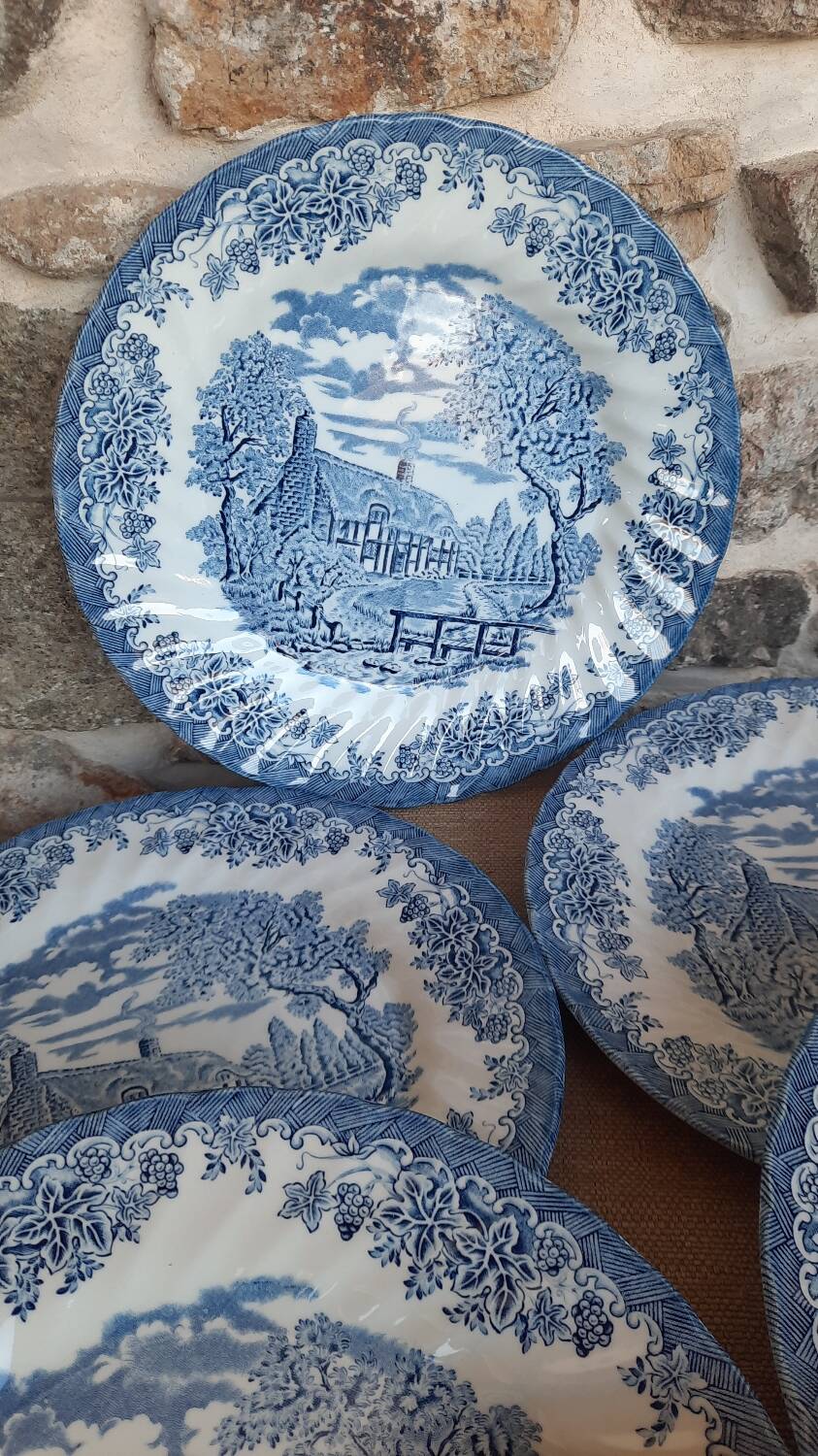 Churchill dinner plate