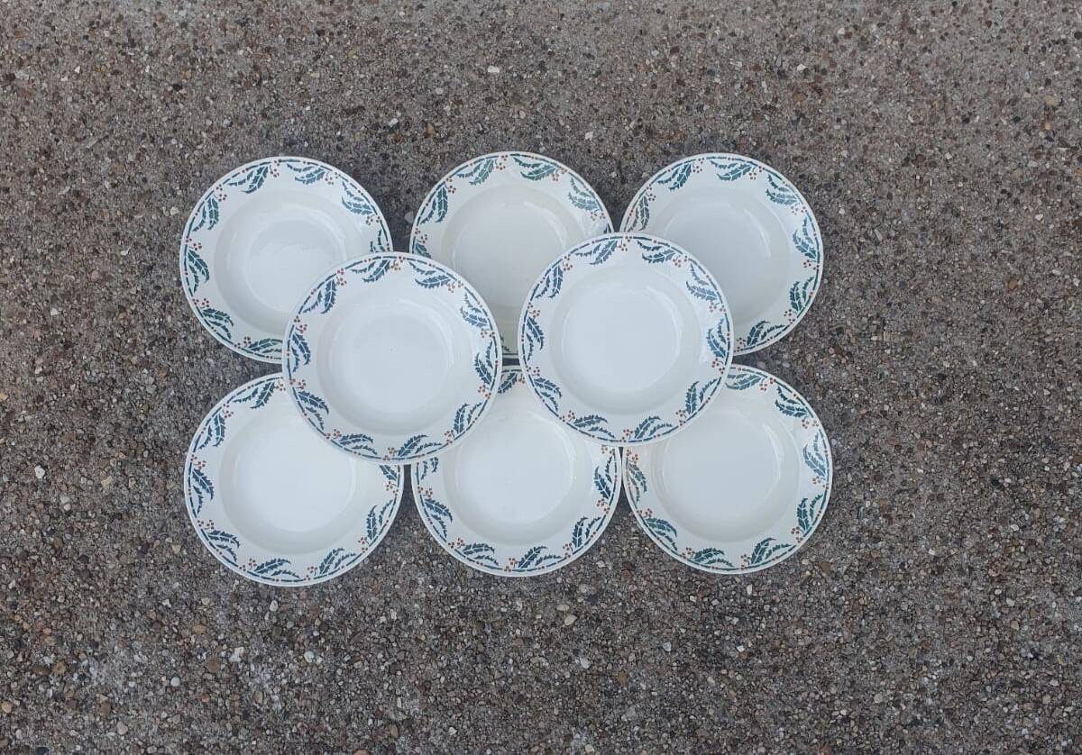 Lunéville holly soup plates