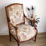 Fauteuil sculpté style Louis XVI
