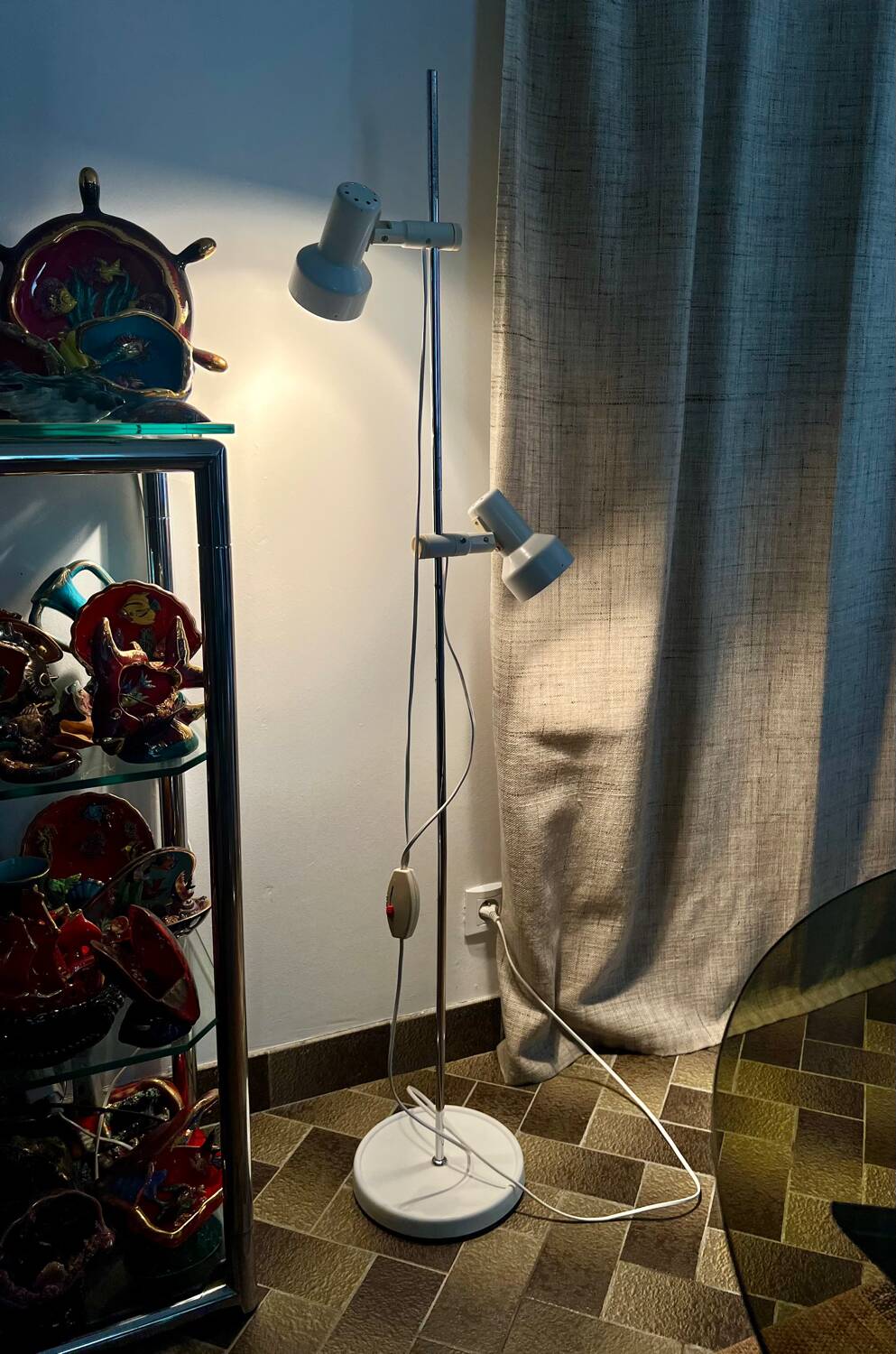 Vintage 1980s floor lamp/lighting strip